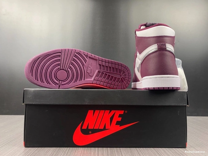 MaikeSneakers Jordan Bordeaux Air 555088-611 High 1 OG 0817